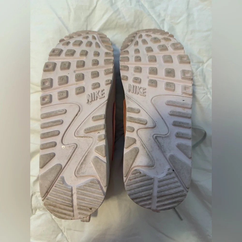 Nike Air Max Sneakers Blush Pink | Women’s Casual Athletic Shoes Size 6